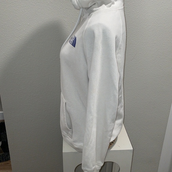 The North Face Off-White Hoodie with Blue Logo - Picture 6 of 7